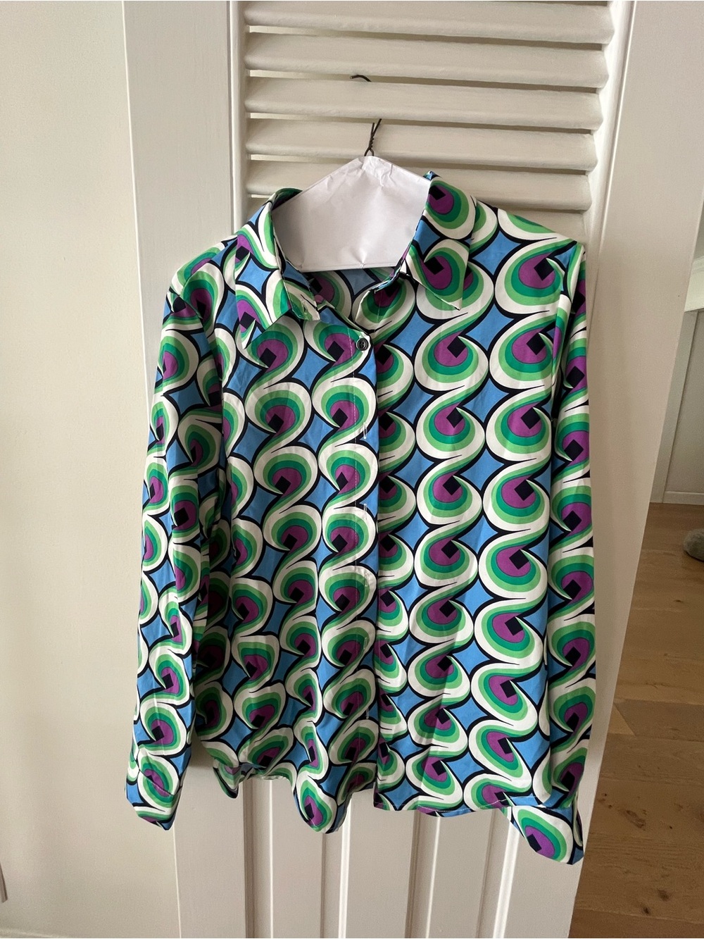 SHEIN Green Blue Purple Retro Print Button-Up Blouse